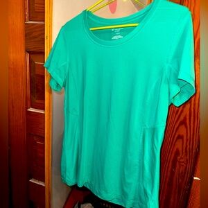 Short sleeve Tek Gear workout shirt size LG